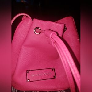 VICTORIA SECRET NEON PINK CROSSBODY GUC